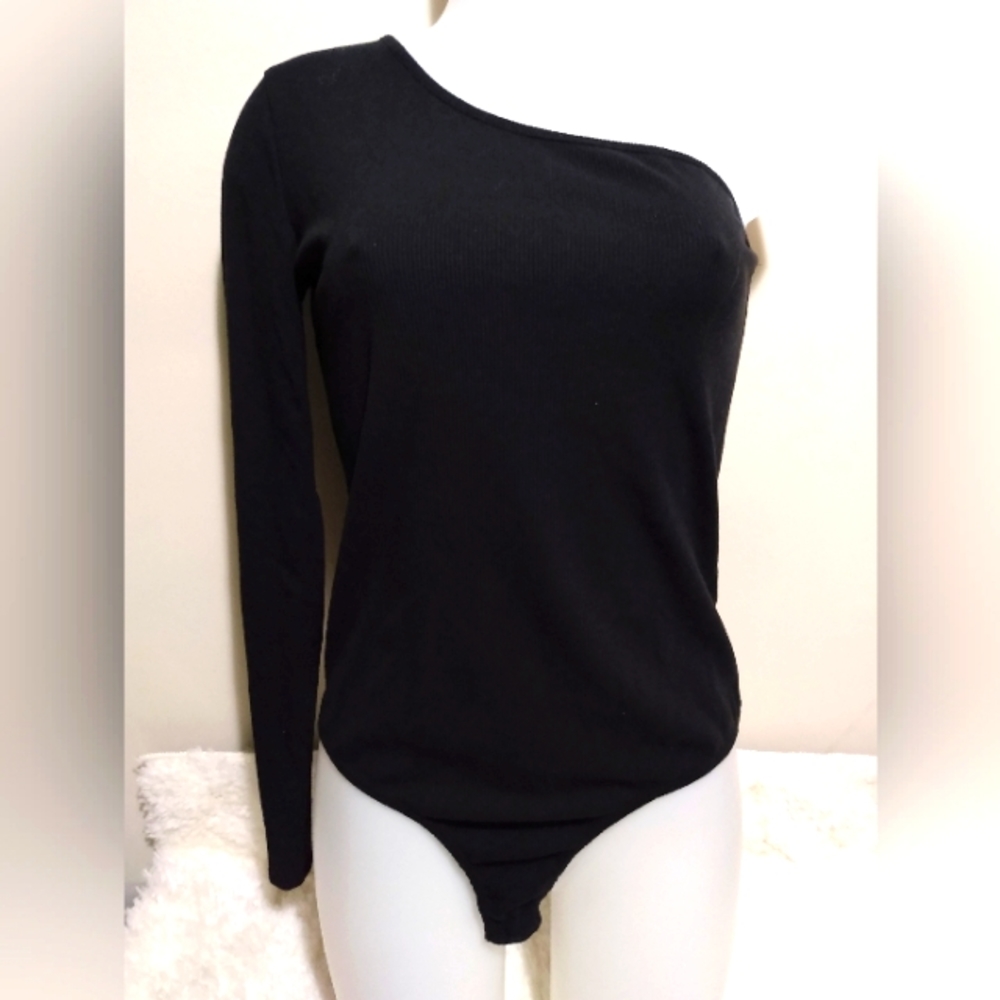 ❤️ HOST PICK ❤️ Cbrand Woman's large black body suit